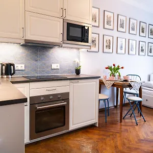Cozy Old Town Apartament